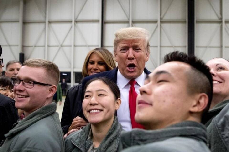 Trump besucht US-Truppen