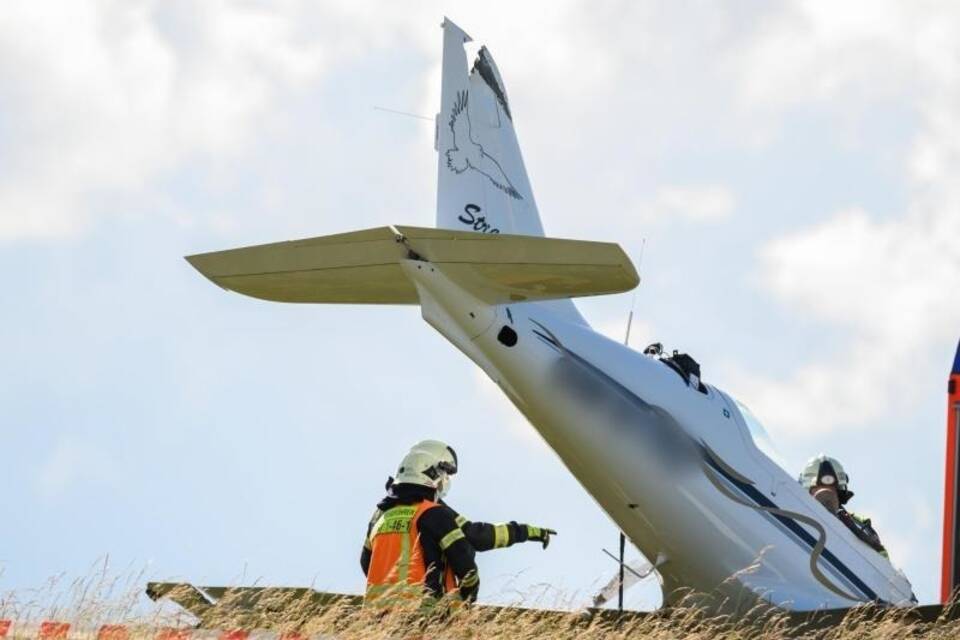 Toter bei Flugzeugabsturz Toter bei Flugzeugabsturz