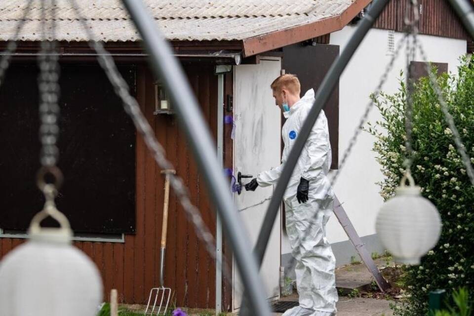 Polizei in der Kleingartenanlage