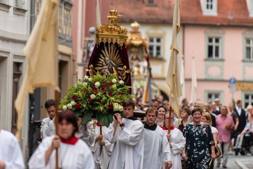 Eine Prozession Eine Prozession