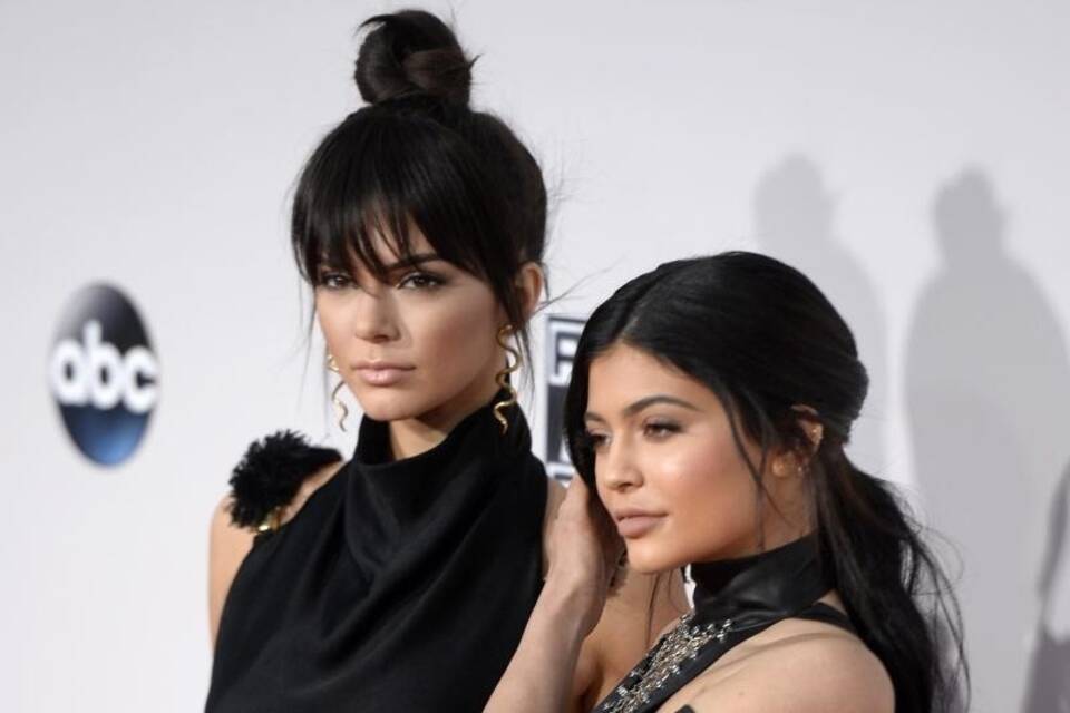 Kendall + Kylie Jenner