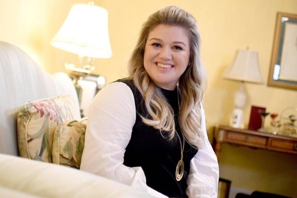 Kelly Clarkson Kelly Clarkson