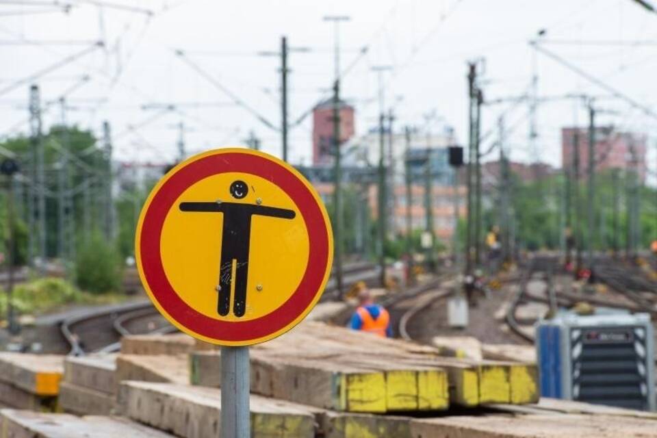 Sanierung von Bahnhöfen Sanierung von Bahnhöfen