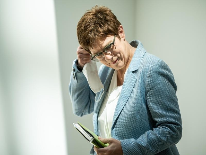 Neuer Schwung in Debatte: AKK: CDU-Chef hat ersten ...