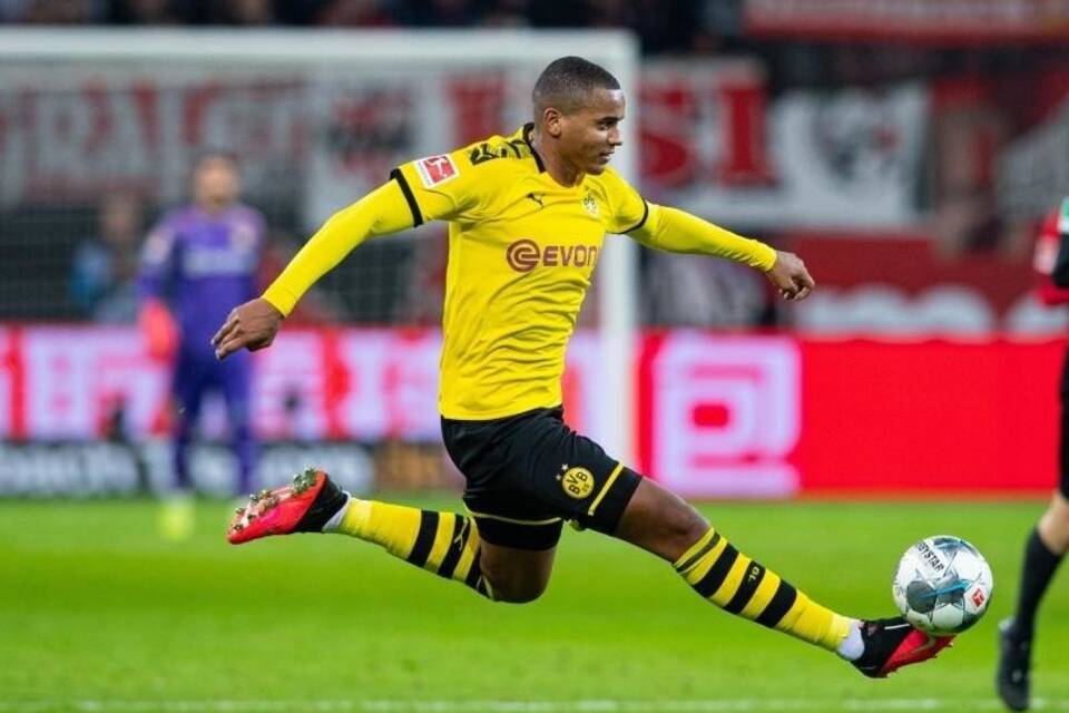 Manuel Akanji Manuel Akanji