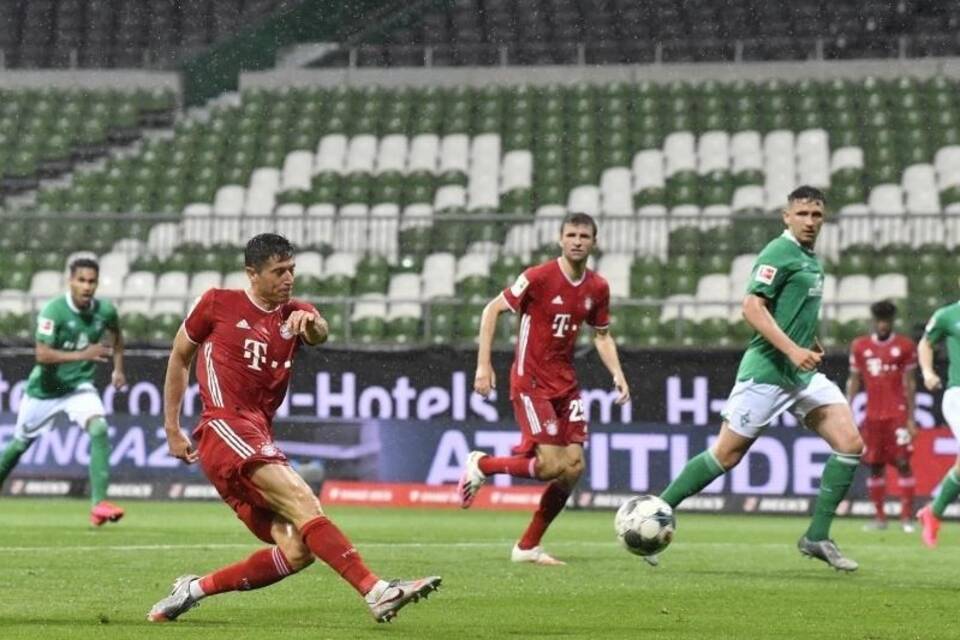 Werder Bremen - FC Bayern München Werder Bremen - FC Bayern München