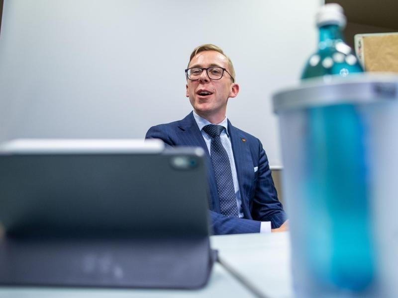 Cdu Hoffnungstrager Amthor Nach Lobbyismus Vorwurfen In Der Klemme Inland Rnz
