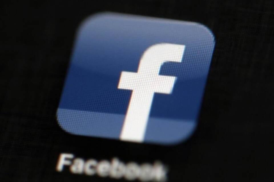 Facebook Facebook