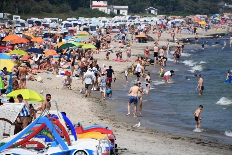 Volle Strände an der Ostsee