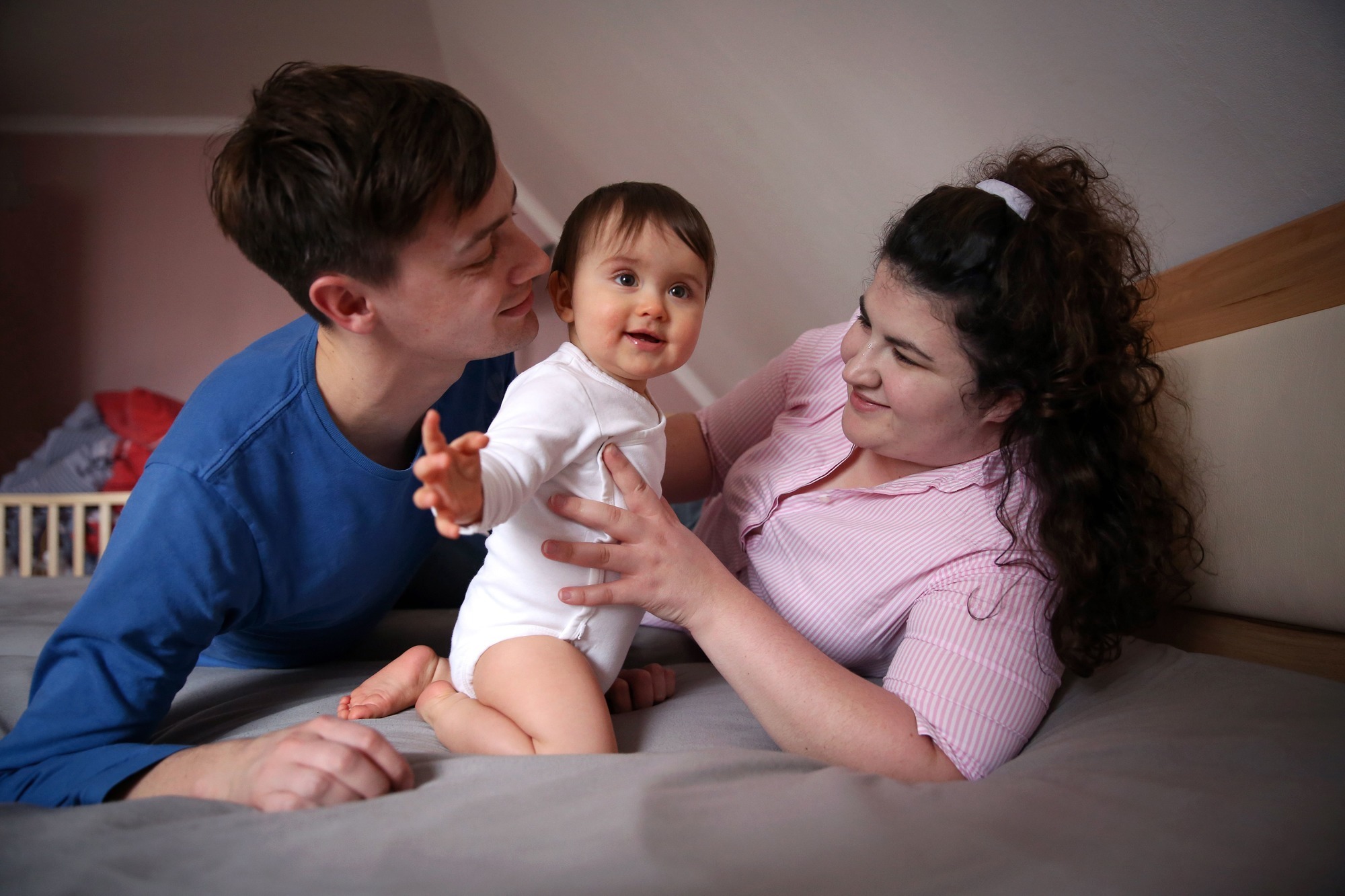 Wer Wann Wie Und Wo So Kommen Eltern Zum Elterngeld Familienzeit Rnz