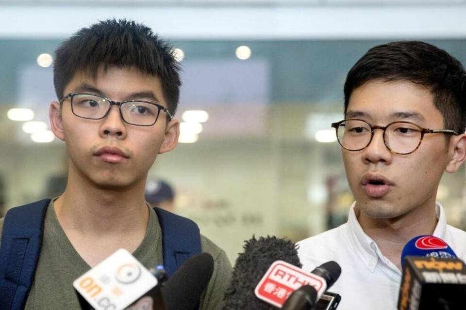 Joshua Wong (l) und Nathan Law Joshua Wong (l) und Nathan Law