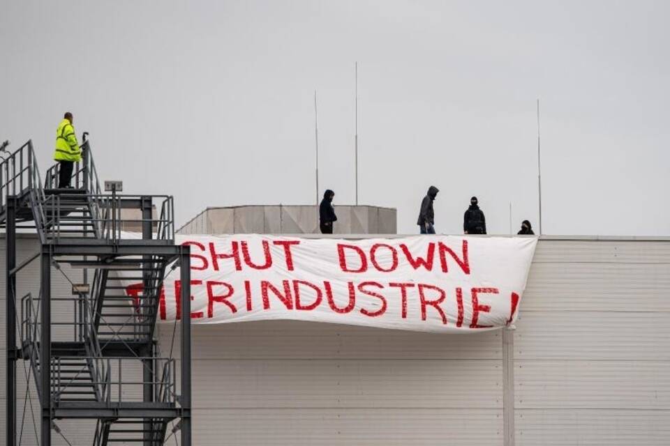 «Shut Down Tierindustrie»