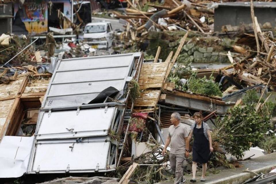 Nach Unwetter in Japan