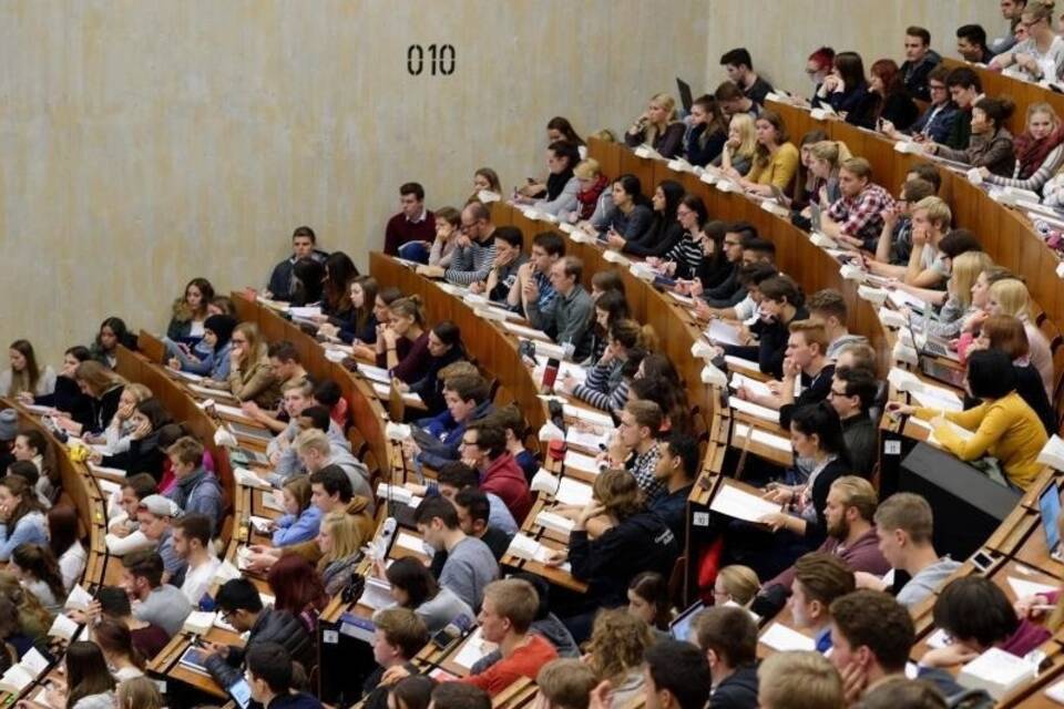 Studenten im Hörsaal Studenten im Hörsaal