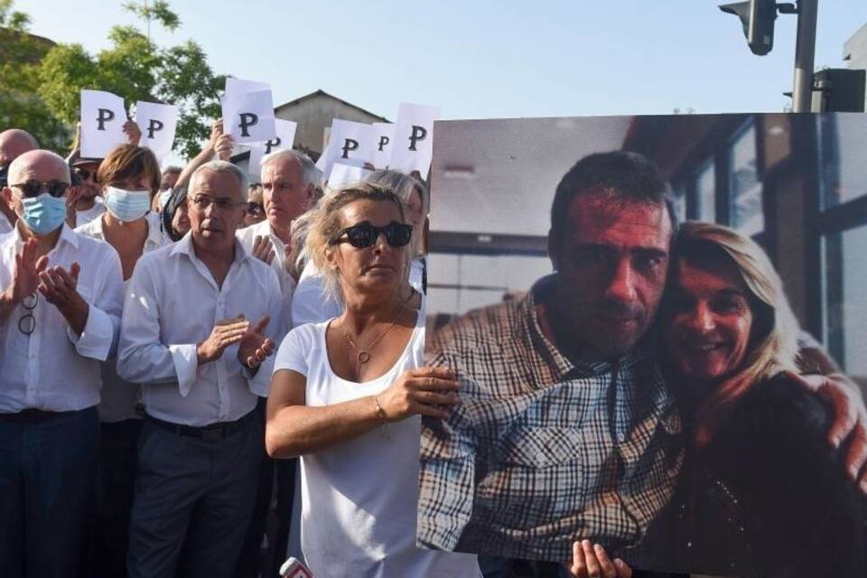 Entsetzen nach Tod von Busfahrer Entsetzen nach Tod von Busfahrer
