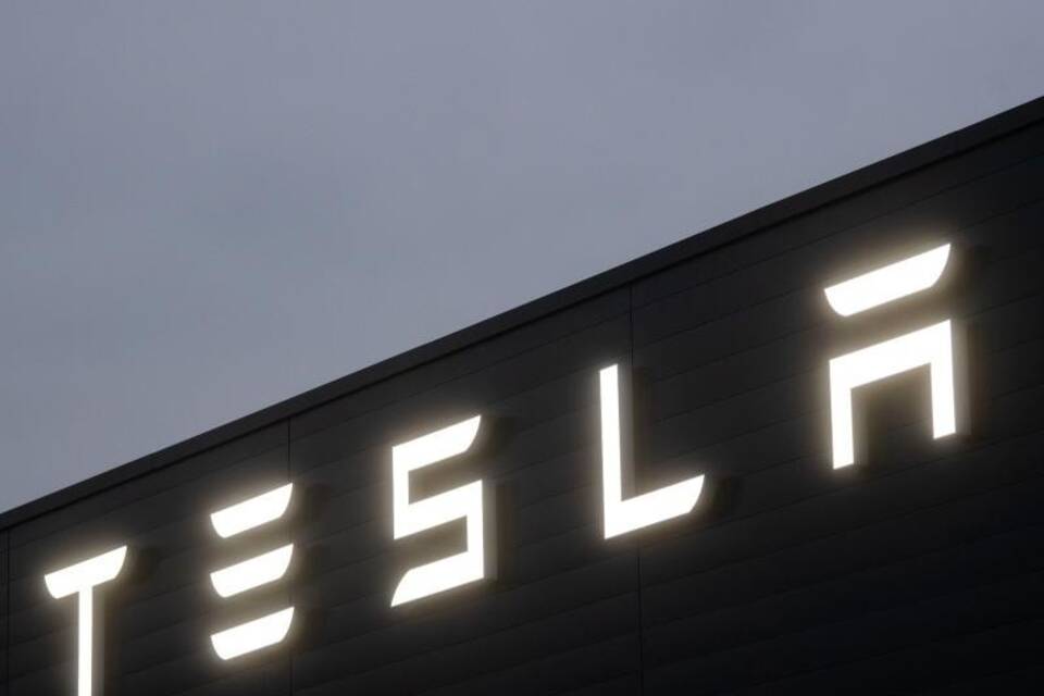 Tesla Tesla