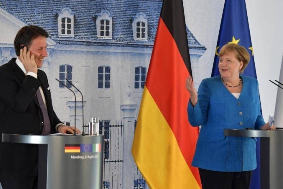 Merkel empfängt Conte