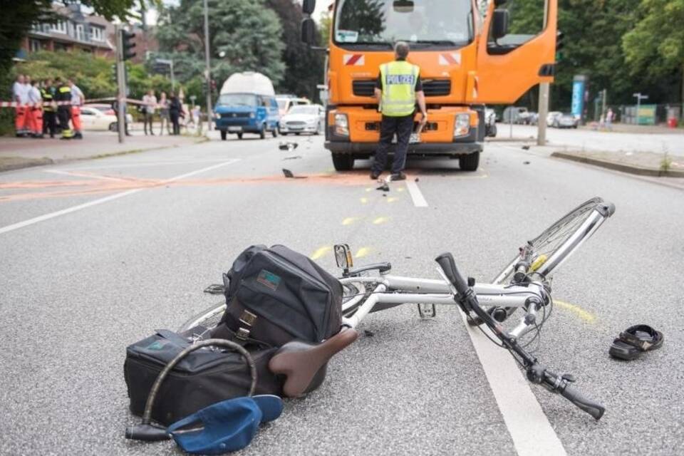 Unfall mit Radfahrer Unfall mit Radfahrer