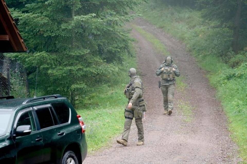 Bewaffneter weiter auf der Flucht Bewaffneter weiter auf der Flucht