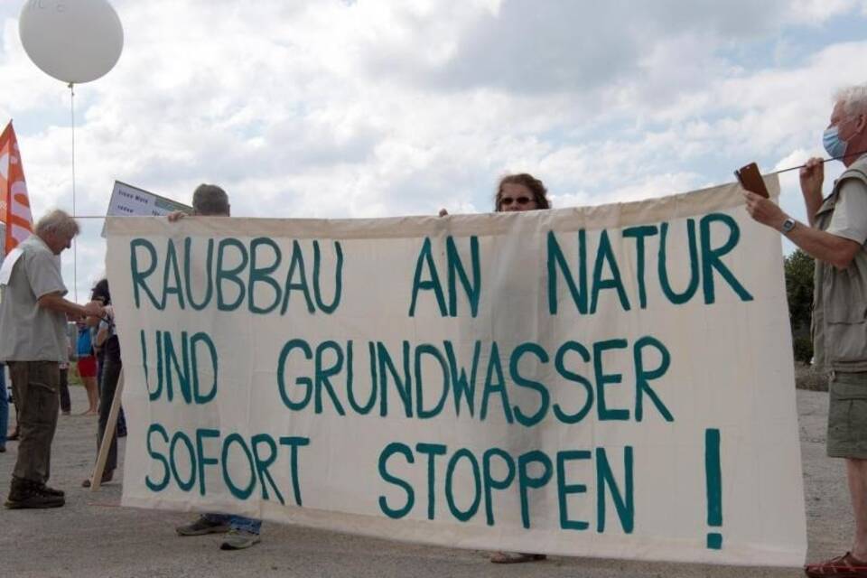Protest gegen Tesla-Fabrik Protest gegen Tesla-Fabrik