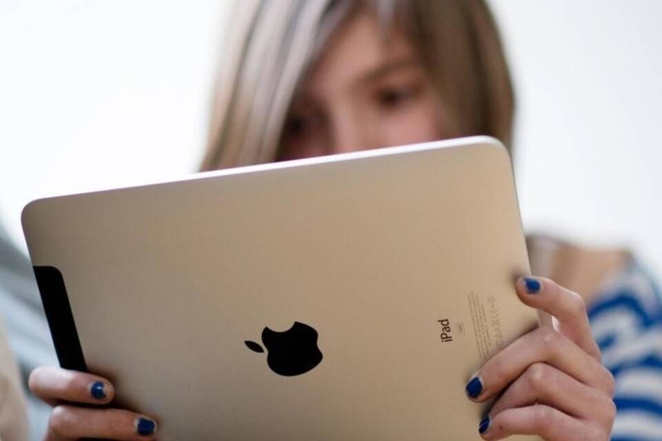 Jugendliche mit Tablet Jugendliche mit Tablet