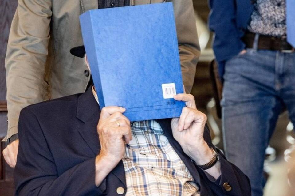 Prozess gegen ehemaligen SS-Wachmann Prozess gegen ehemaligen SS-Wachmann