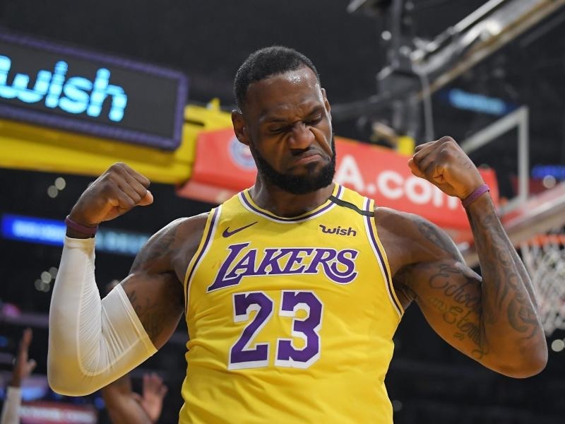 Nba Nach Lakers Niederlage James Ruckt Rassismus In Den Fokus Weltsport Rnz