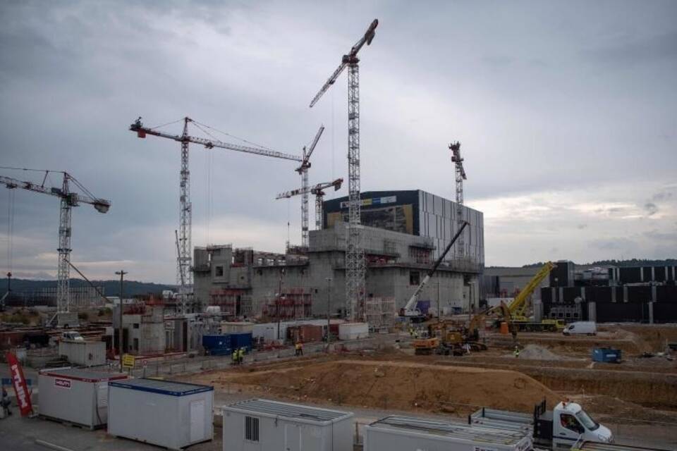 Frankreich feiert Bauabschnitt bei Kernfusionsreaktor Iter