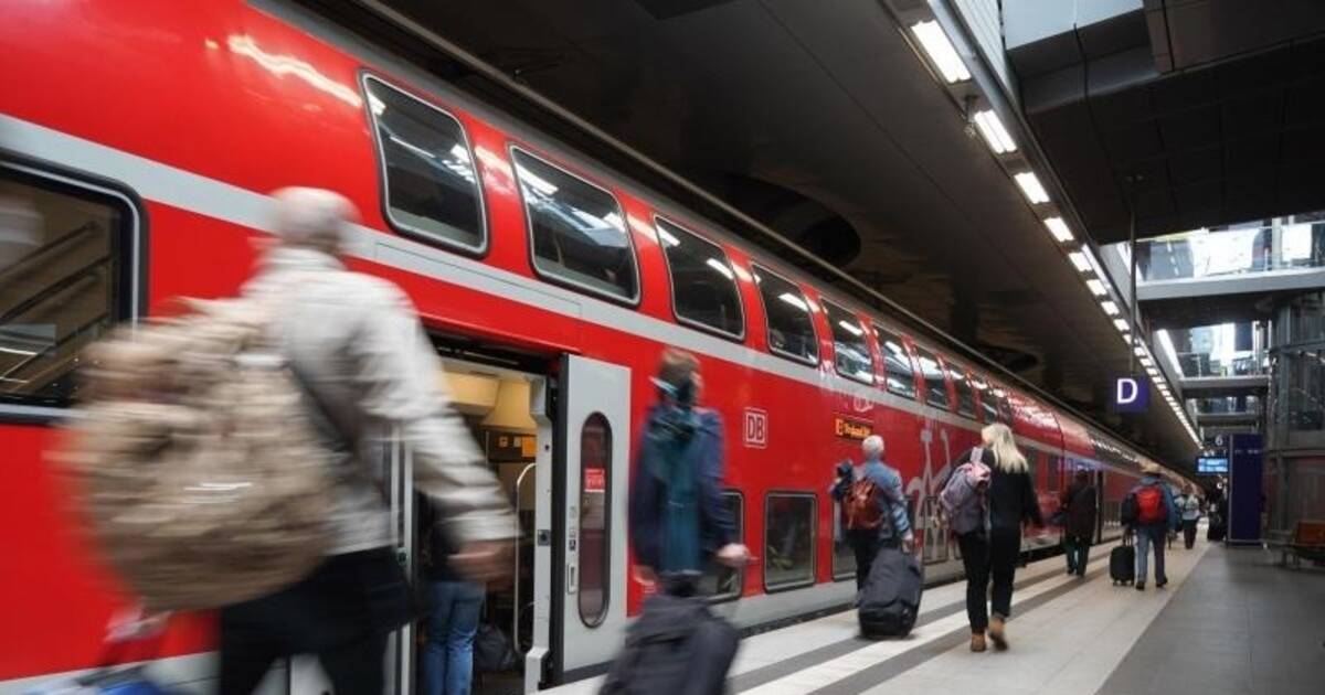 Einbruch der Fahrgastzahl Deutsche Bahn fährt in Corona