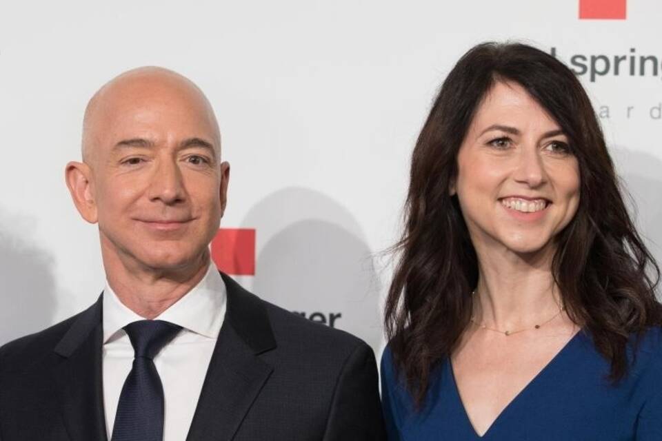 Jeff Bezos und Ehefrau MacKenzie Jeff Bezos und Ehefrau MacKenzie