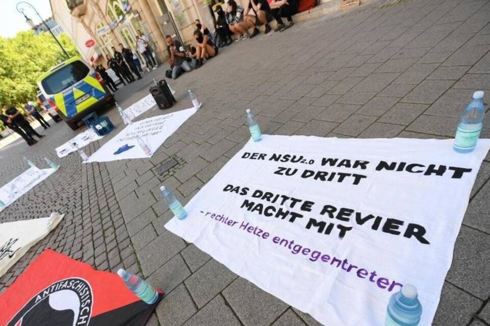 Demonstration gegen die «NSU 2.0»-Drohmails