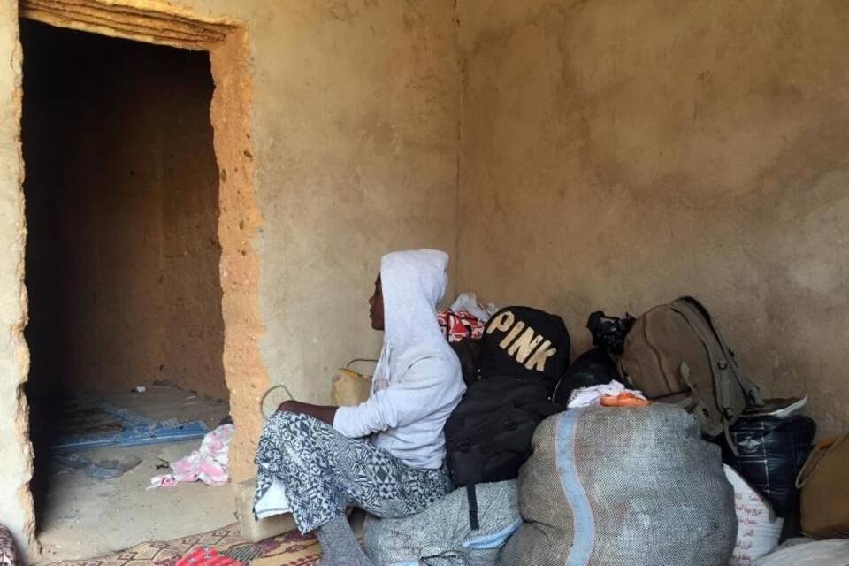 Eine Frau in einem Ghetto in Niger Eine Frau in einem Ghetto in Niger