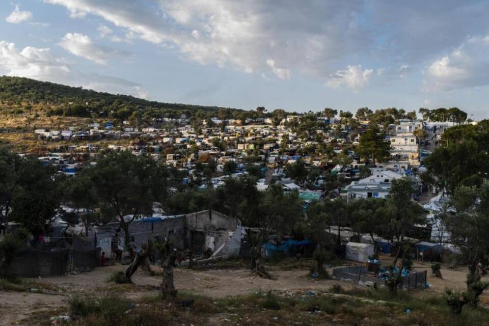 Überfüllte Camps auf Lesbos Überfüllte Camps auf Lesbos