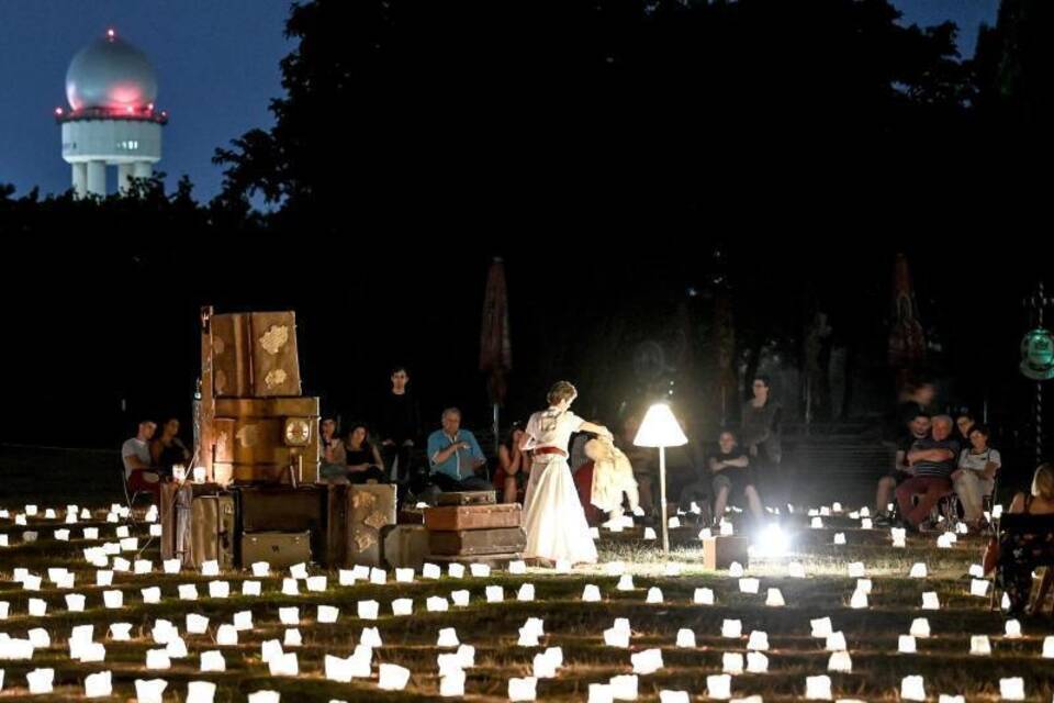 KINA - Reise durch den Lichterpfad