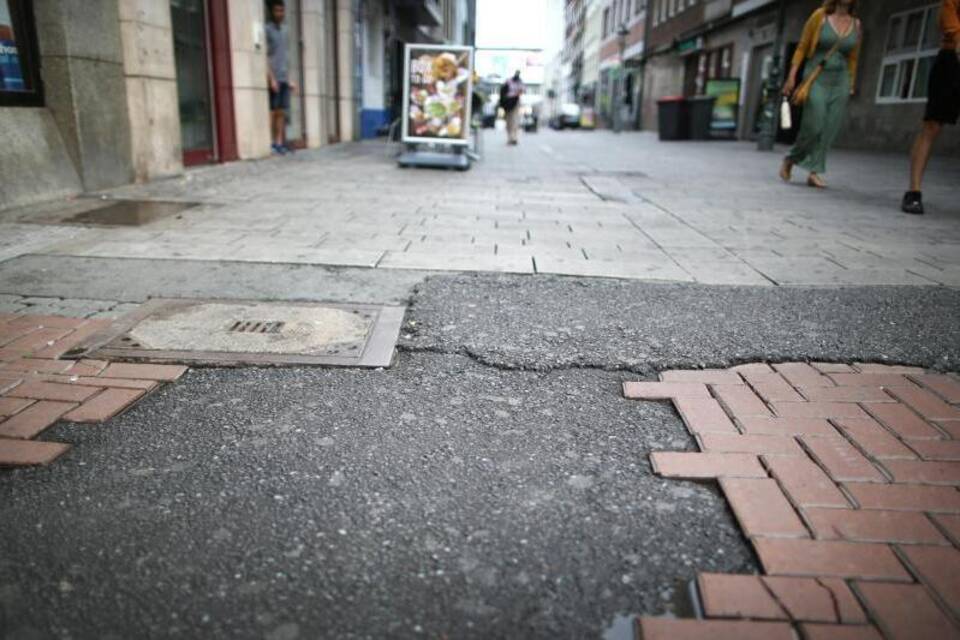 Nach dem umstrittenen Polizeieinsatz in Düsseldorf Nach dem umstrittenen Polizeieinsatz in Düsseldorf